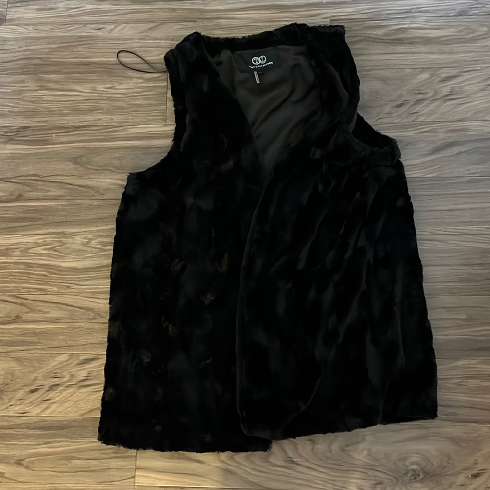 Tart Collections Large Black Faux Fur Vest